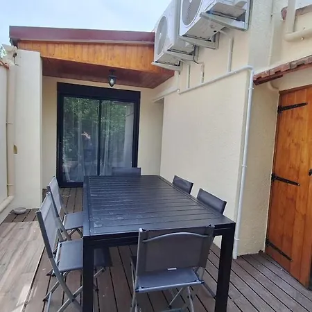Jolie Maison Pres Du Port